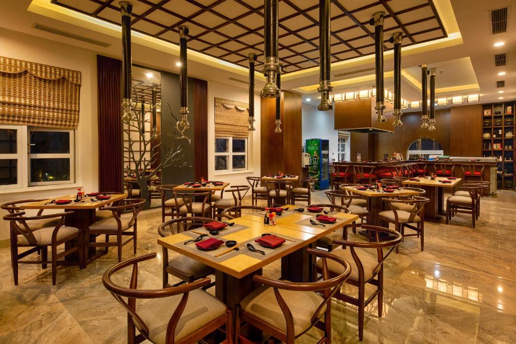 Combo 4N3D KS Eden Ocean View Hotel Đà Nẵng 4 Sao: VMB khứ hồi Hà Nội - Đà Nẵng + Phòng Tiêu Chuẩn + Ăn sáng
