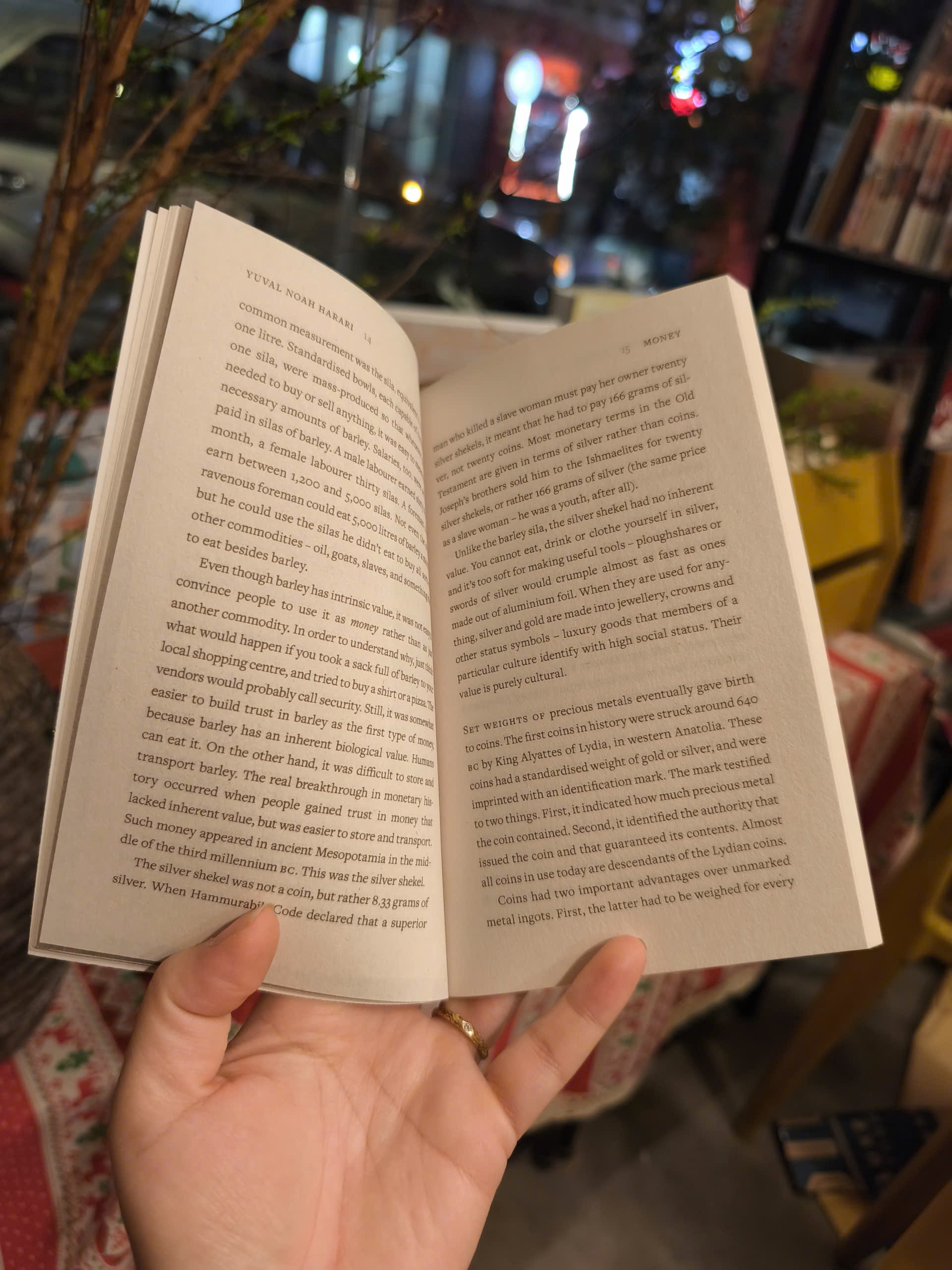 Sách - Money by Yuval Noah Harari | (Vintage Minis) | Nonfiction | History | Economics