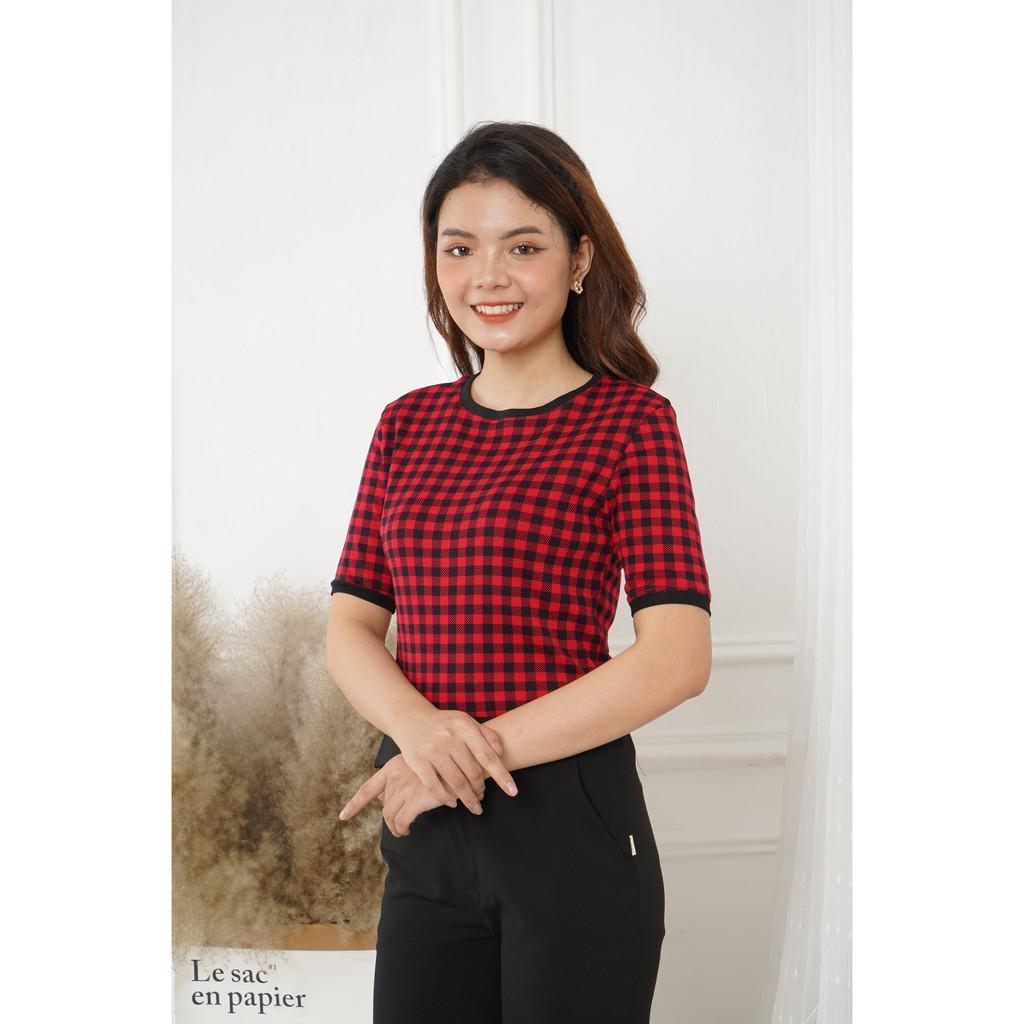Áo thun kẻ caro đỏ cổ tròn cao phối bo tay lỡ-Sooyoung