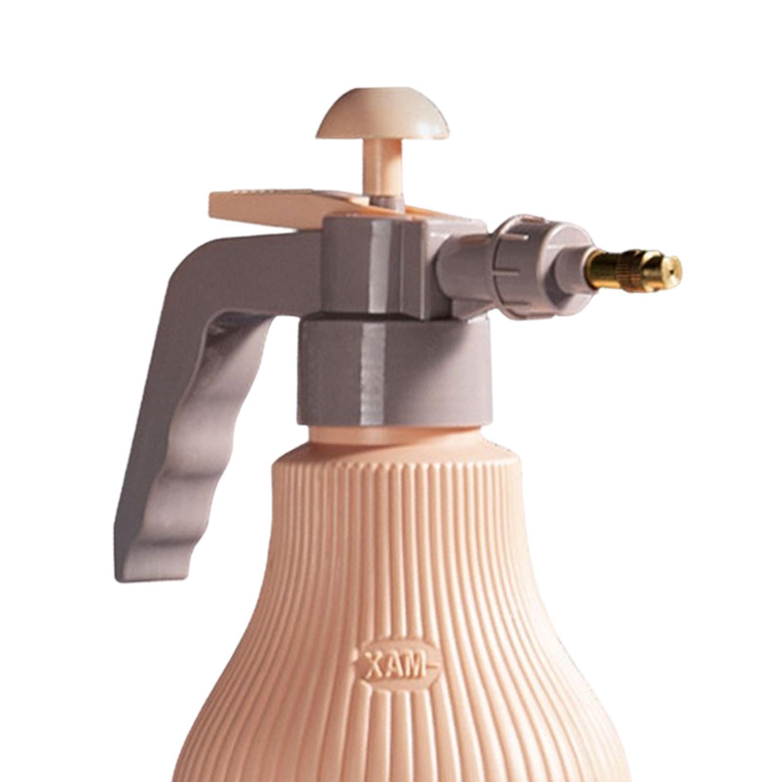 Garden Pump Sprayer 1.5 L Handheld Rotating Nozzle for Lawn Indoor Outdoor Light