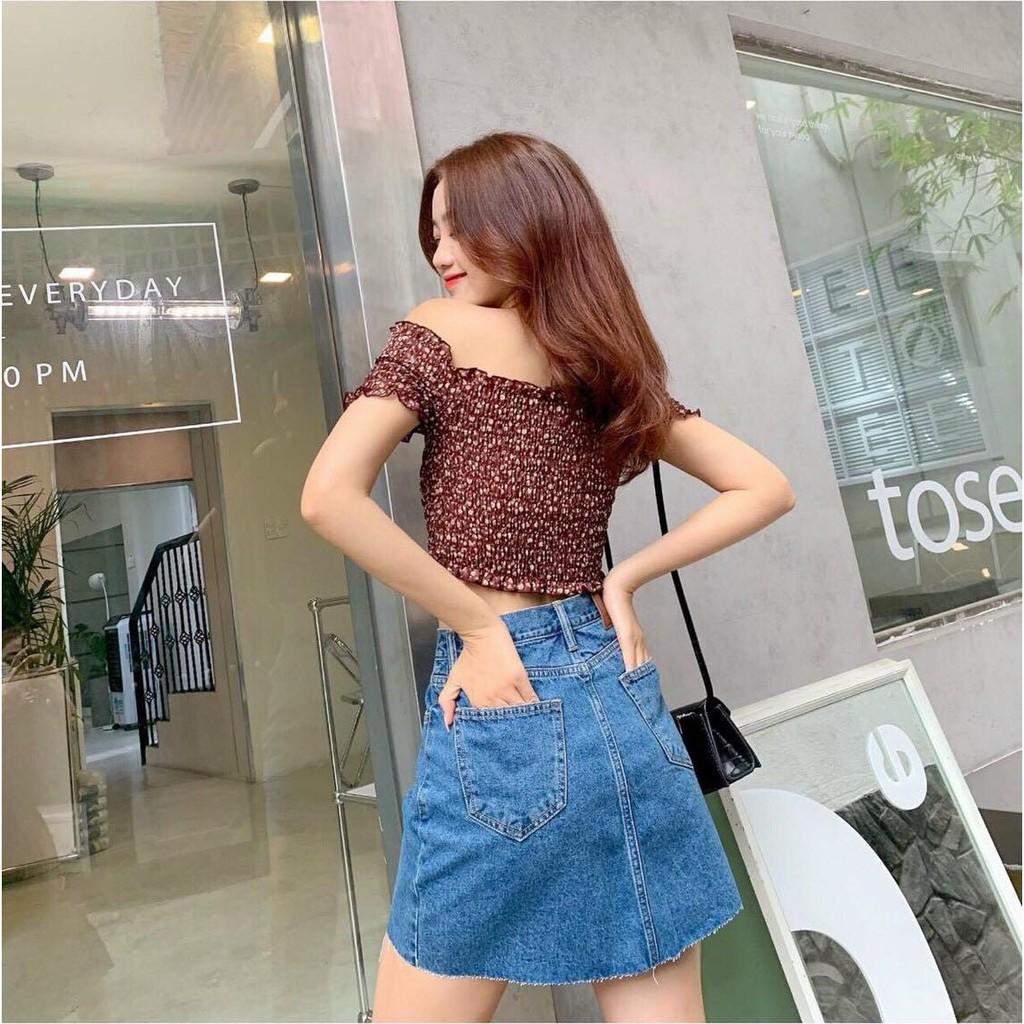 Hình ảnh ÁO VOAN KIỂU CROPTOP HOA NHÍ NÂU BO CHUN BỆCH VAI TAY NGẮN ( Freesize )