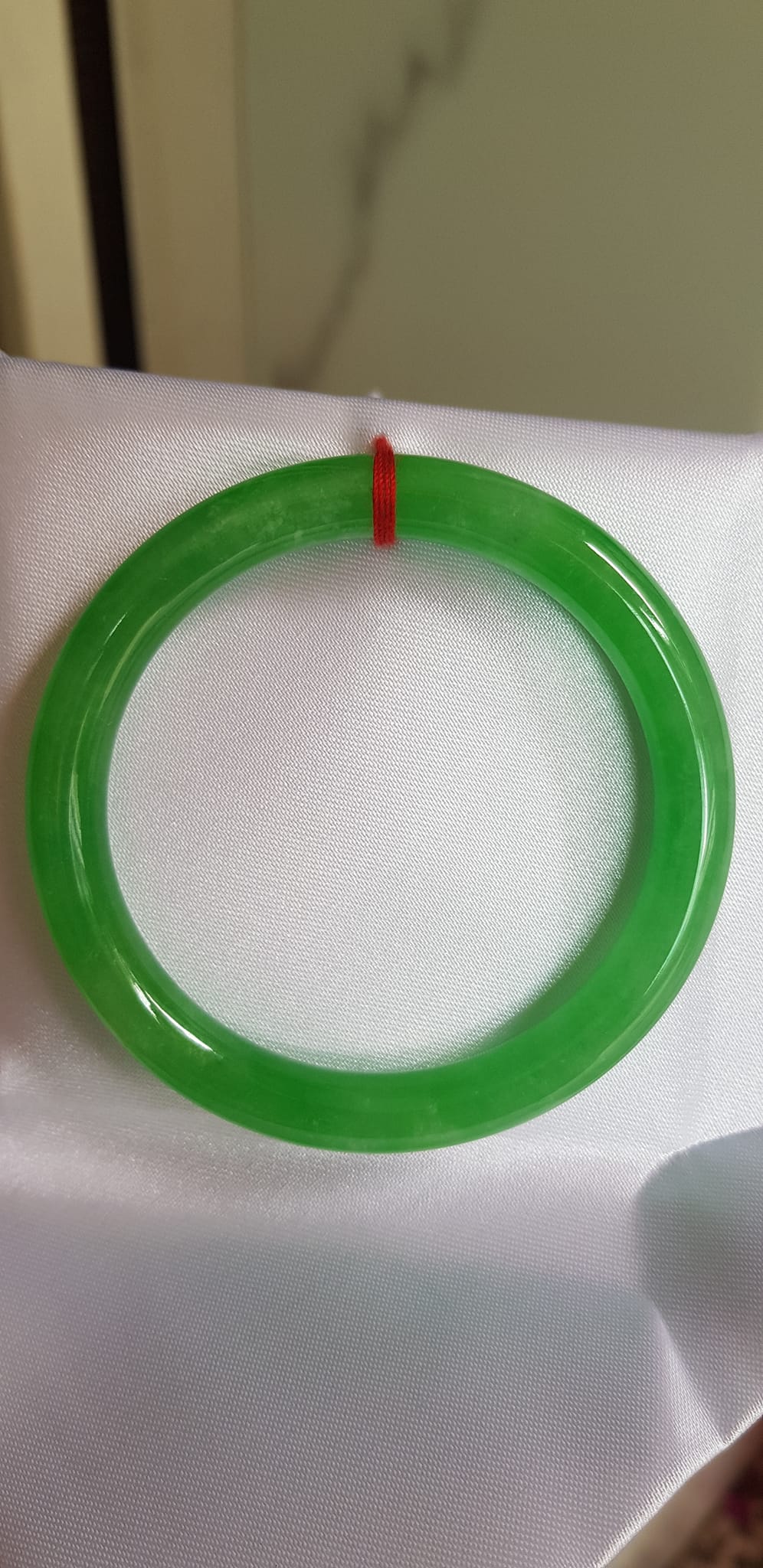 Vòng tay đá cẩm thạch tự nhiên Ngọc Đậu Lý A 54mm x cọng 8mm Màu Xanh Lý Đậu nhẹ tươi bóng mượt đẹp Nữ 53kg - 60kg đeo mệnh Mộc mệnh Hỏa mệnh Thủy ạ