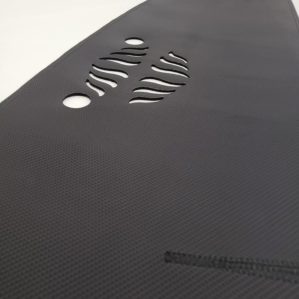 Thảm taplo ô tô Sorento 2015 - 2019 loại da vân cacbon chống nắng, chống nứt vỡ taplo, thảm taplo Kia Sorento