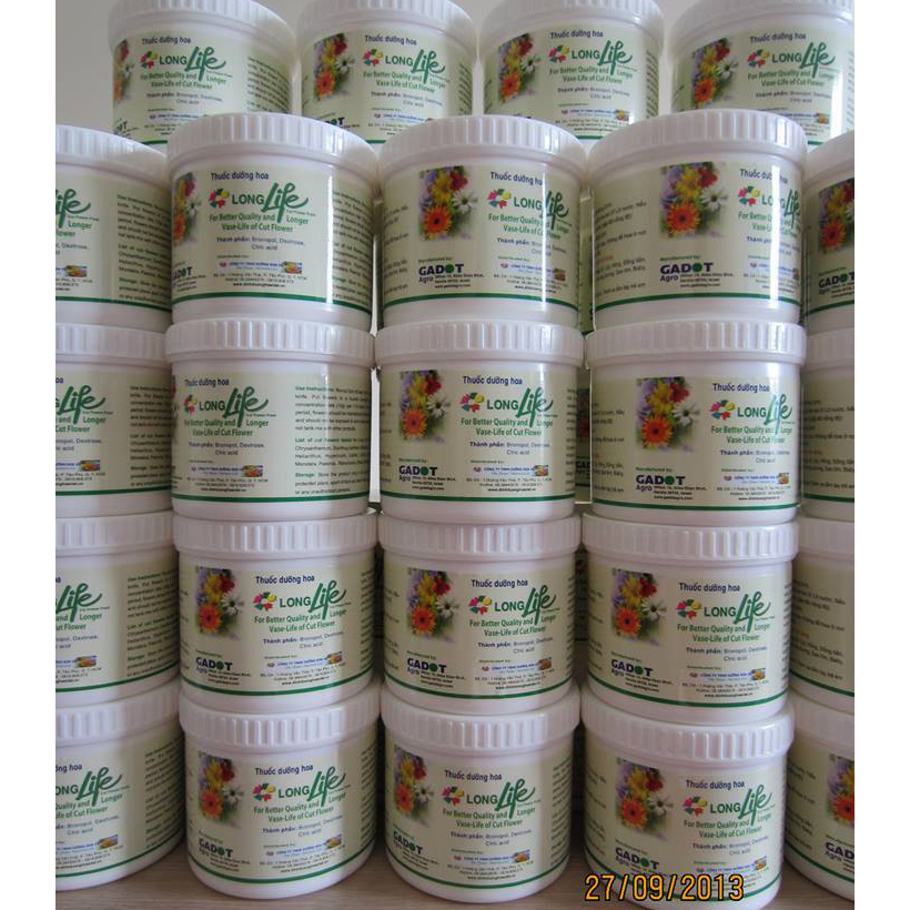 Thuốc Chăm Sóc Hoa tươi Cắm Xốp Lâu Tàn tại shop hoa Longlife SG của Israel giúp hoa tươi gấp 2 lần và hạn chế thay hoa định kỳ, hoa cắm lẵng tươi lâu