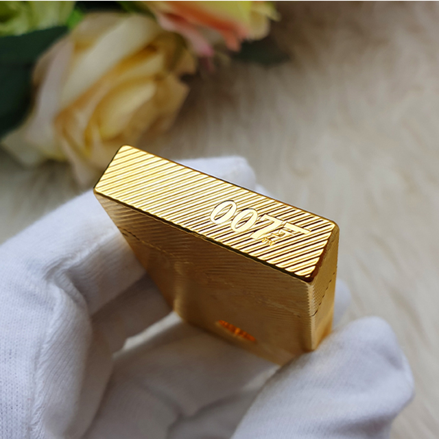 Vỏ Hột Quẹt Bật Lửa Upon Điệp Viên 007 Xọc Chéo DX15V Màu Vàng - Dùng Xăng Bấc Đá Cao Cấp