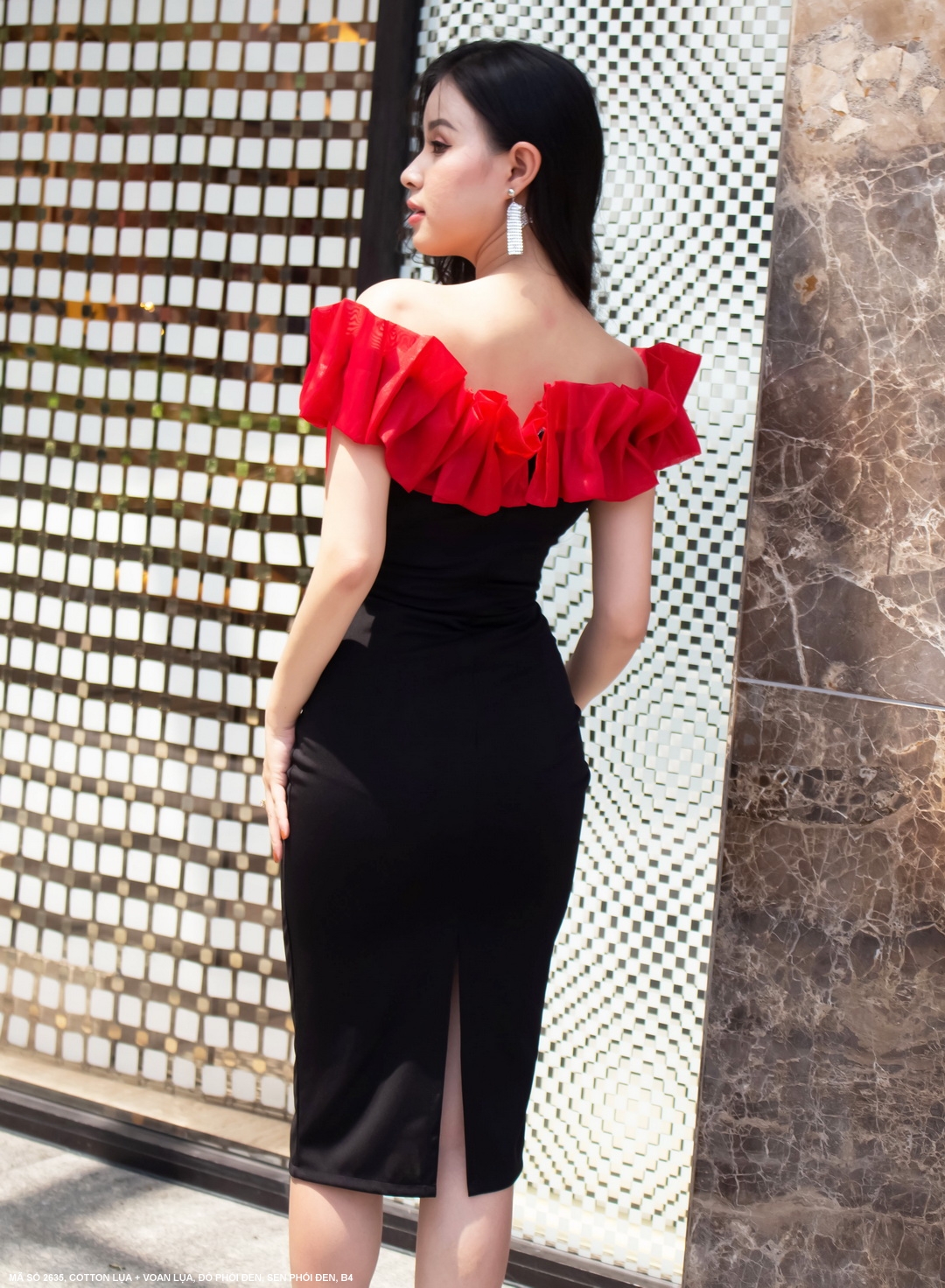 ĐẦM XẾP LY HỞ VAI QUYẾN RŨ - M