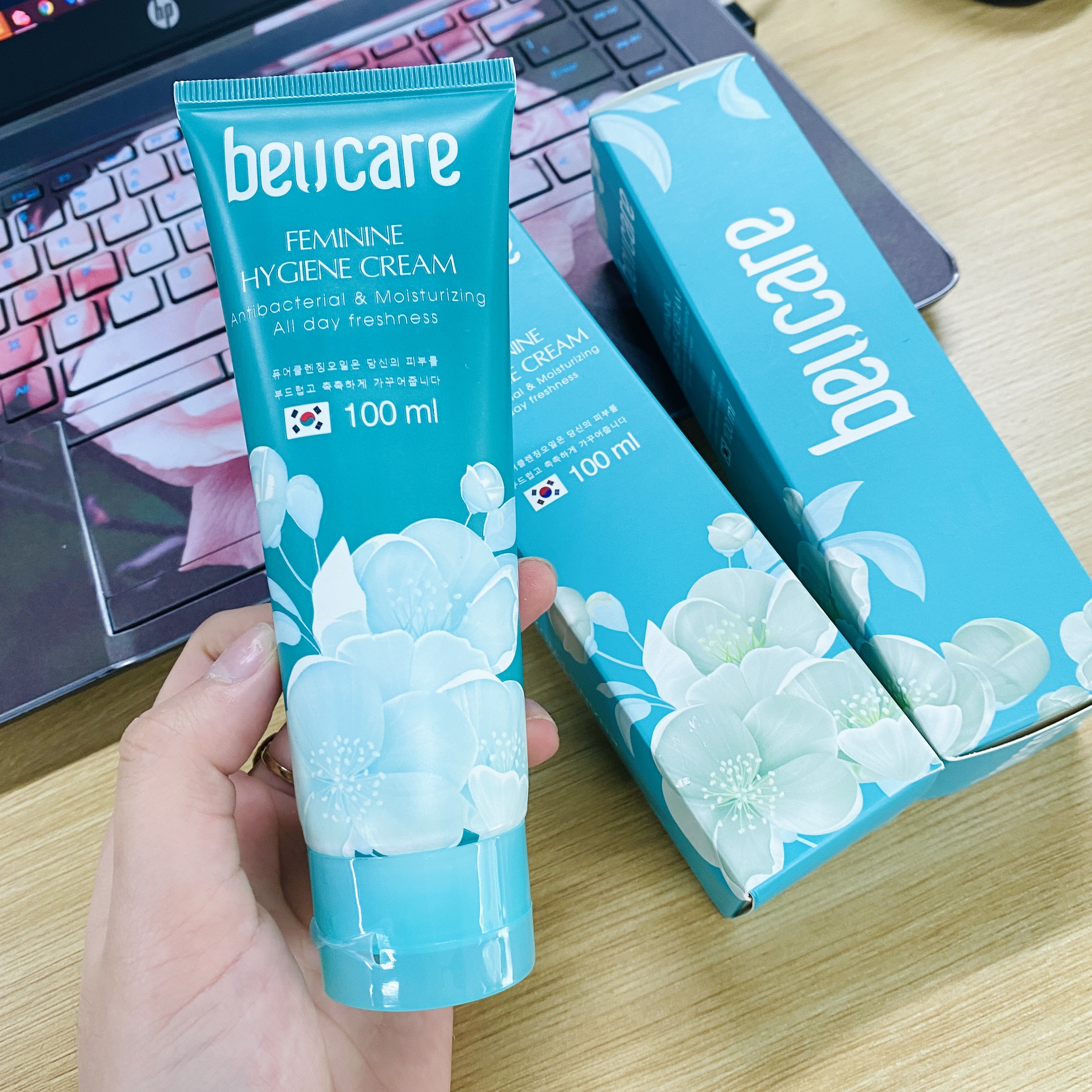 Dung Dịch Vệ Sinh Phụ Nữ BeUCare Kháng Khuẩn Và Dưỡng Ẩm Vùng Kín - Feminie Hygiene Cream