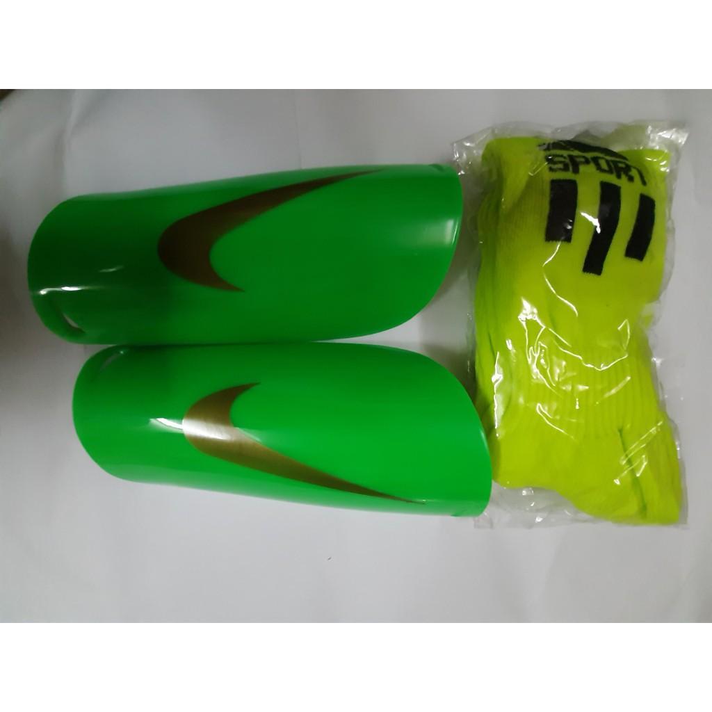 Combo 1 Đôi Bảo Vệ Ống Đồng Dùng Trong Đá Bóng Và 1 Đôi Tất có size cho trẻ em và người lớn