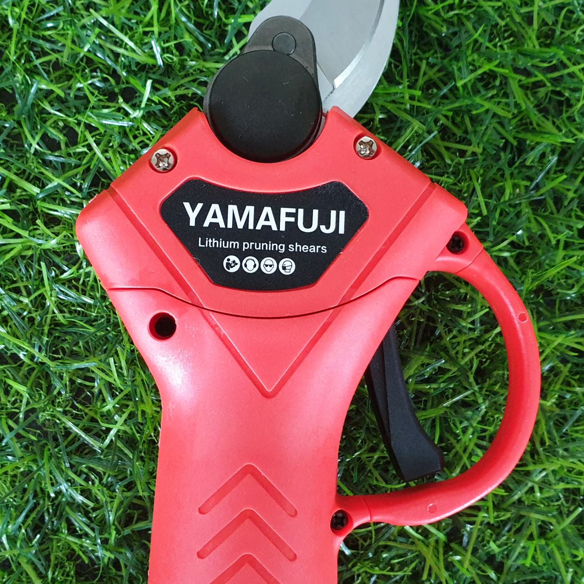 Máy cắt/tỉa cành chạy pin Yamafuji GD2