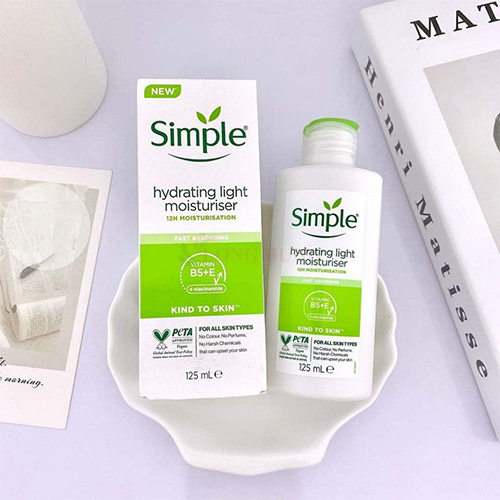 Sữa dưỡng ẩm Simple Hydrating Light Moisturiser giúp cấp ẩm cho da (125ml) - Hàng chính hãng