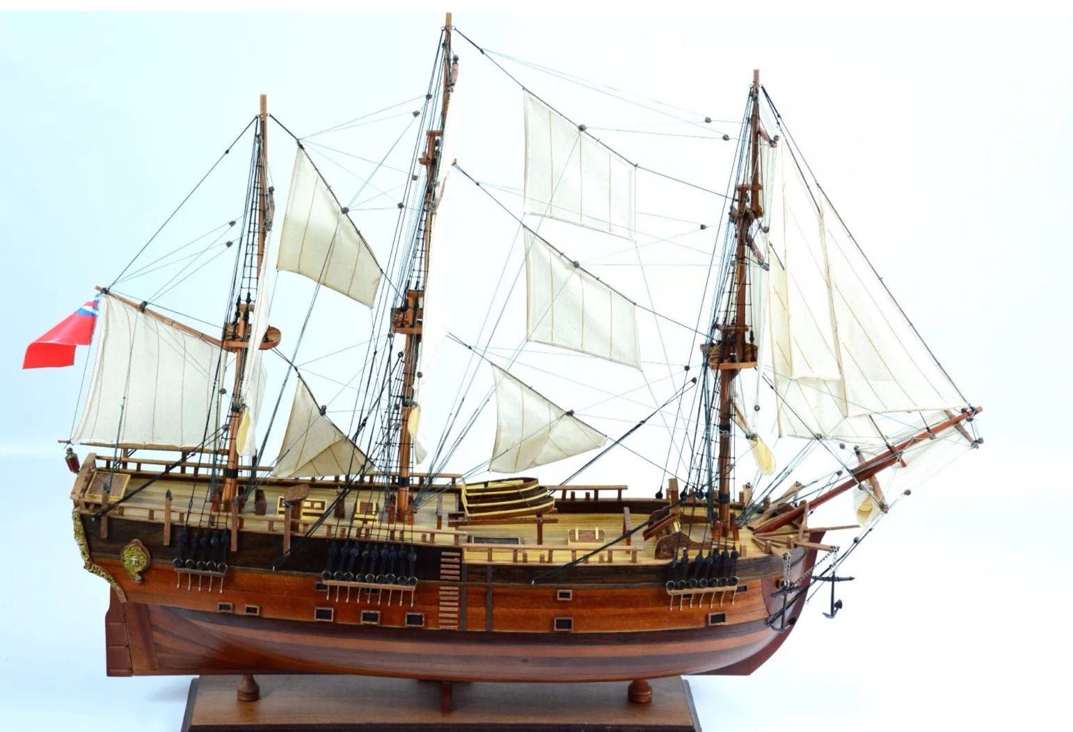 Thuyền buồm gỗ trang trí HMS Endeavour dài 90cm