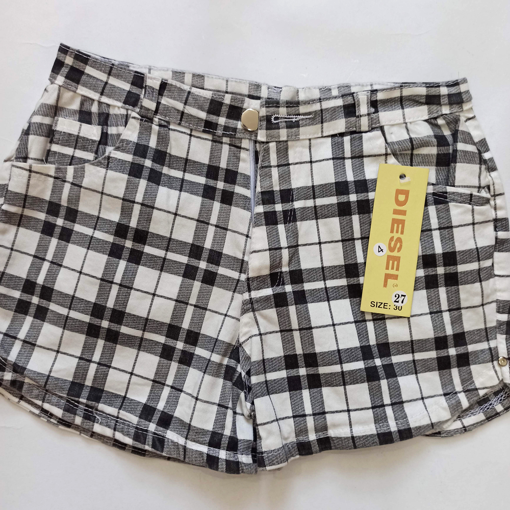 Quần short nữ sọc size 30