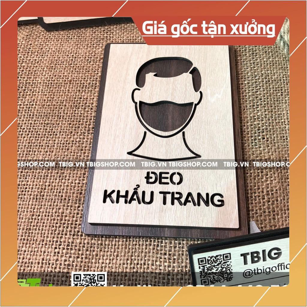 Biển báo Khu vực cần đeo khẩu trang bằng gỗ