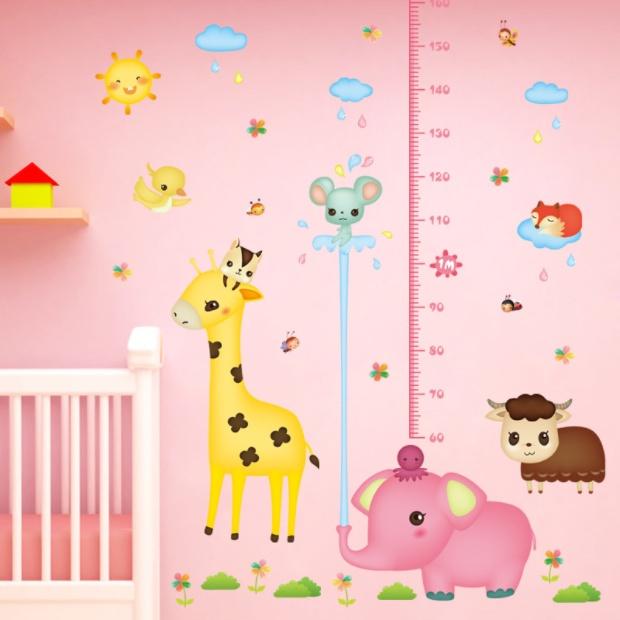 Decal trang trí tường - Thước đo hươu cao cổ cùng những người bạn thú