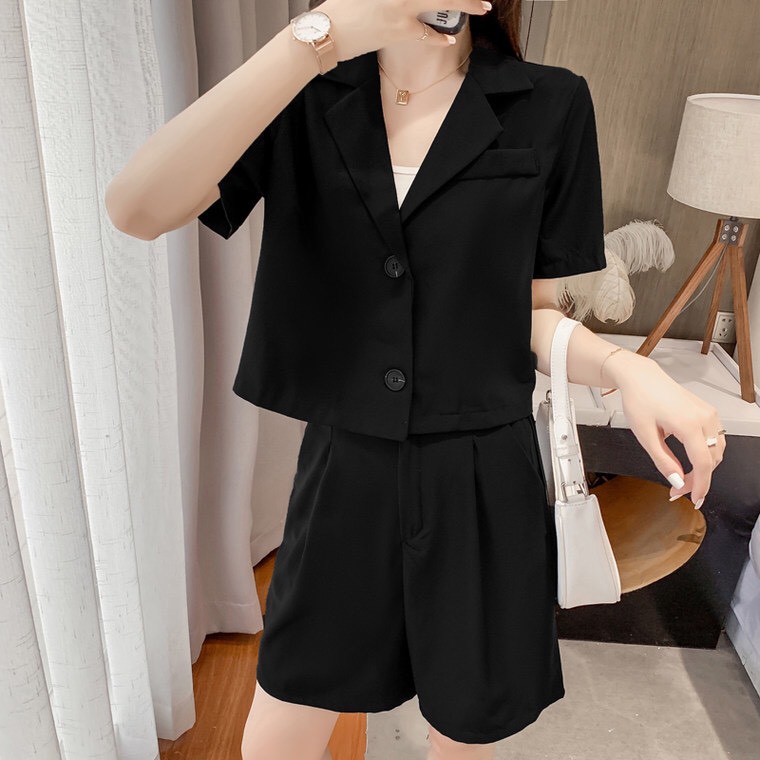 Set đồ nữ bao gồm áo khoác vest 1 lớp nữ ngắn dáng croptop và quần short lưng chun ống rộng thoải mái form cực đẹp cá tính sang chảnh đi chơi dạo phố vào mùa hè màu đen chất tuyết mưa cao cấp