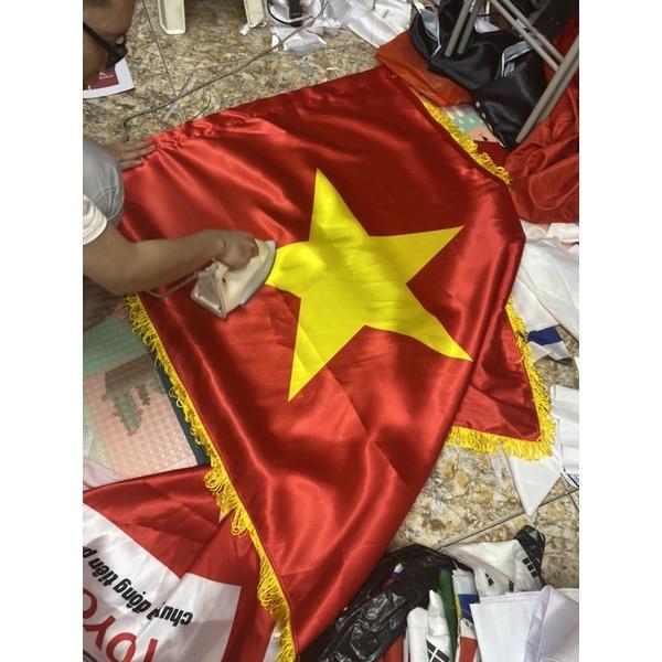 Cờ tổ quốc in 3D chuyển nhiệt may tua dua vàng