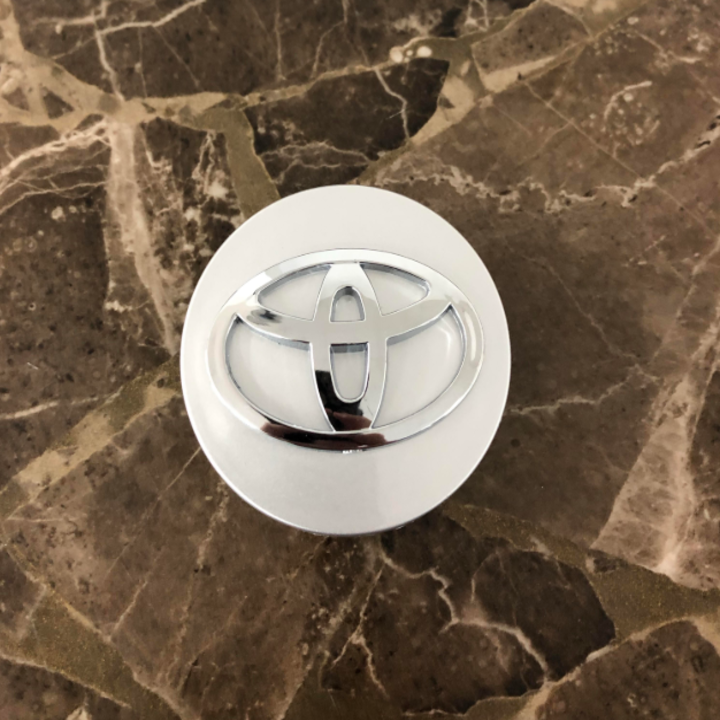 Logo chụp mâm, ốp lazang bánh xe ô tô Toyota đường kính 62mm