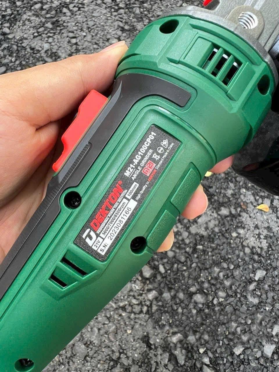 COMBO Máy Mài Góc Dùng Pin Dekton M21-AG100CP01 KÈM 1 PIN M21-B4000M + 1 SẠC M21-S20 DEKTON - KM_T8 -HÀNG CHÍNH HÃNG