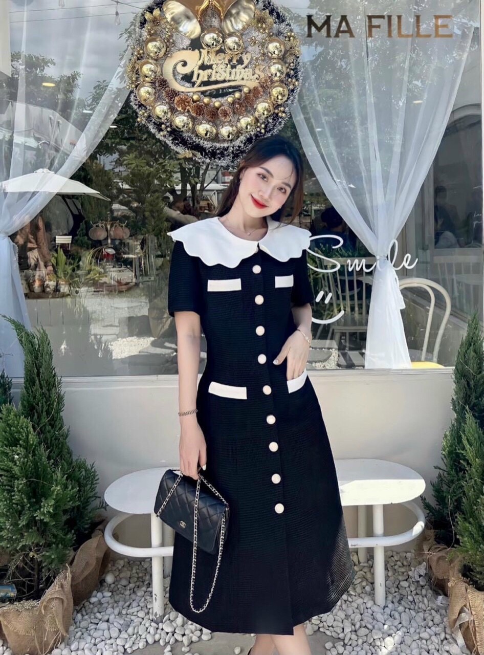 ĐẦM ĐEN CỔ TRẮNG GƠN 4 TÚI KẾT NÚT