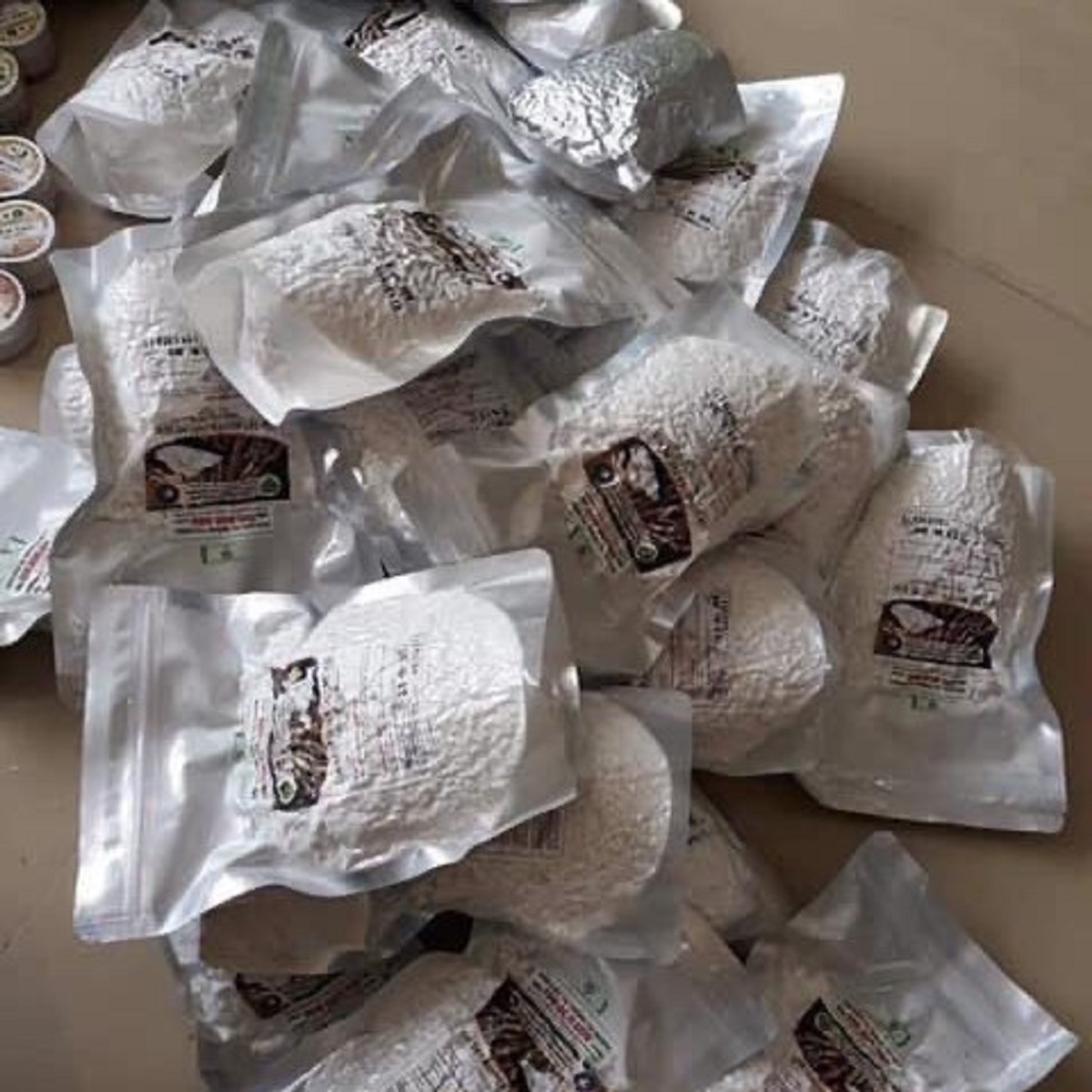 Bột sắn dây nguyên chất Mẹ Ken 1kg tặng kèm miếng lót ly