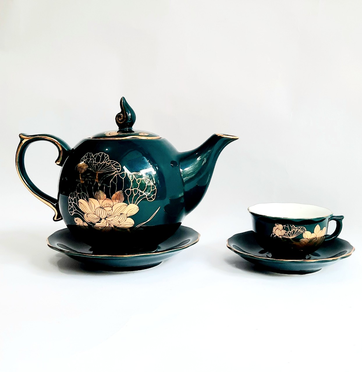 Bộ ấm chén Bát Tràng cao cấp phú quý Mallard màu xanh Arctic họa tiết hoa sen vẽ vàng 24k