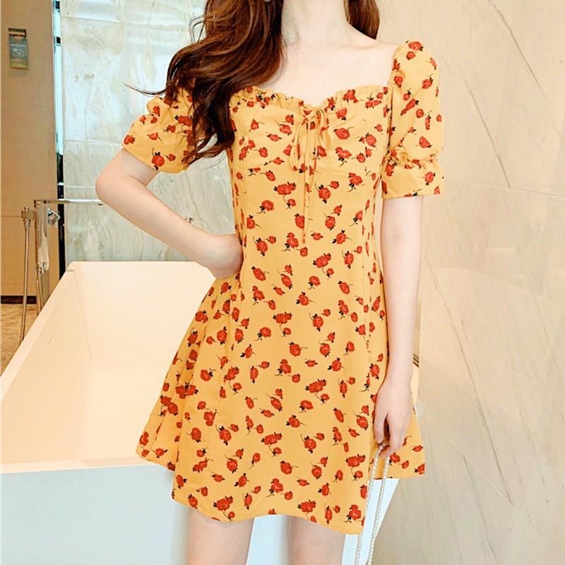 Đầm Ngắn hoa Vàng Cổ Bèo
