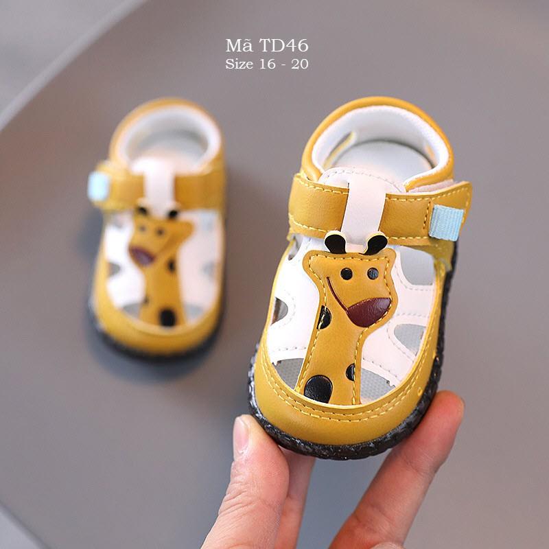 Giày sandal tập đi cho bé trai 0 - 18 tháng họa tiết hươu cao cổ dễ thương TD46