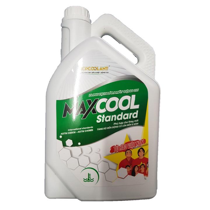 Bộ 2 can nước làm mát động cơ xe ô tô màu xanh Maxcool 4L tặng nước rửa kính 2L