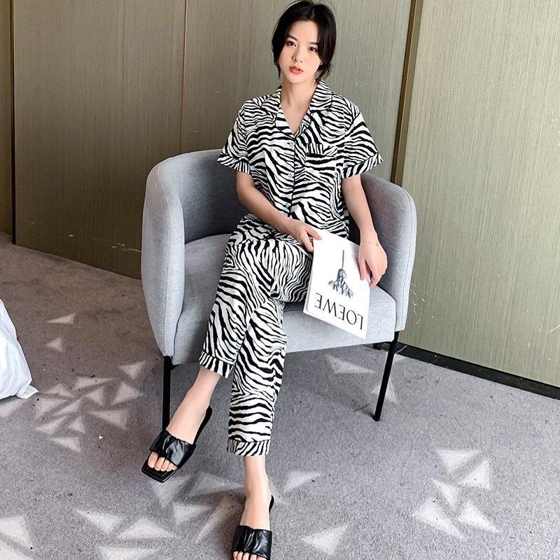 Bộ đồ Pyjama, đồ mặc nhà nữ VILADY - B107 kiểu tay ngắn quần dài họa tiết VẰN thanh lịch chất liệu lụa Pháp cao cấp (lụa latin)