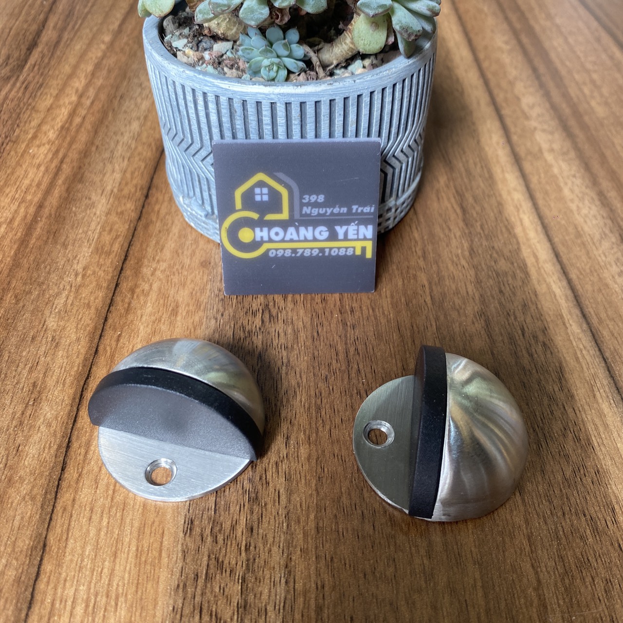 Chặn Cửa Hình Bán Nguyệt Chống Va Đập Inox 304