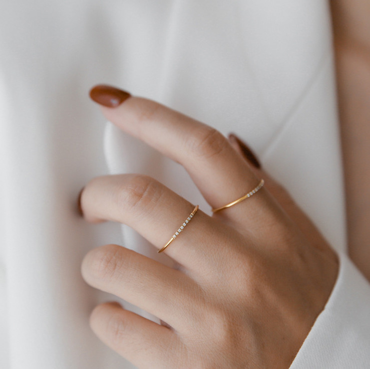 Nhẫn Mảnh Đính Đá Titan Không Han Rỉ TT 4481