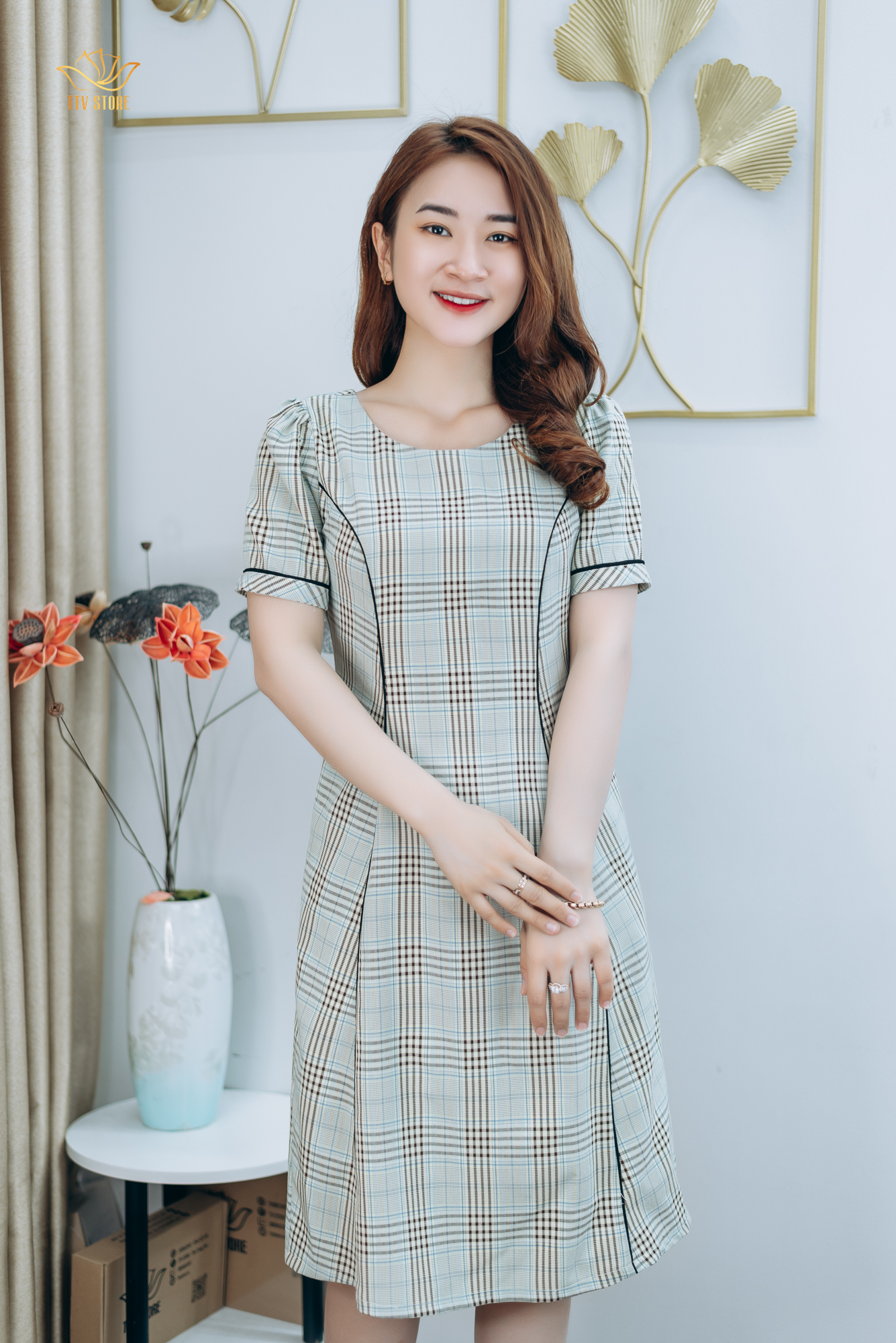 Đầm suông thiết kế trung niên sang trọng Cổ tròn tay ngắn màu Caro xanh TTV STORE TTV1272