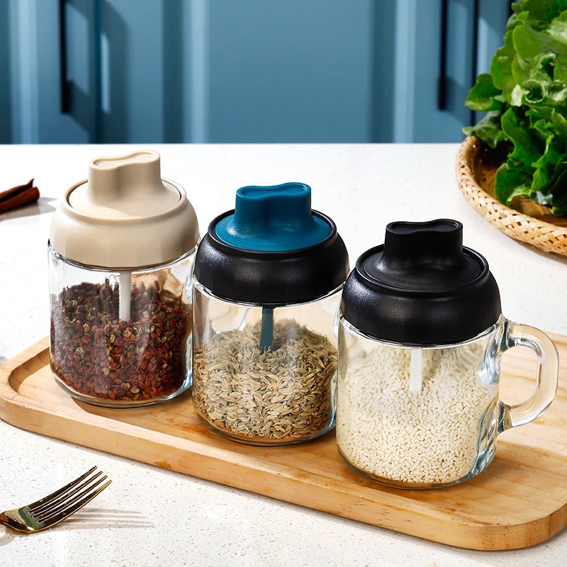 Lọ đựng gia vị hũ thủy tinh có tay cầm dung tích 450ml kèm muỗng thìa cao cấp có nắp kín chống ẩm