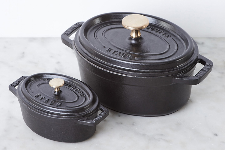Nồi gang oval Staub đen 31cm