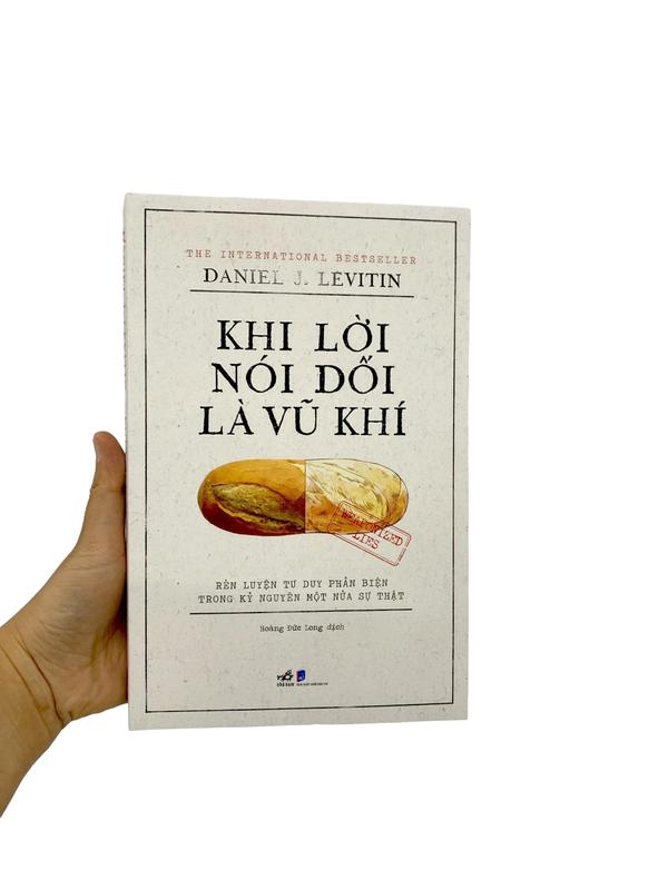 Sách - Khi lời nói dối là vũ khí (Nhã Nam HCM)