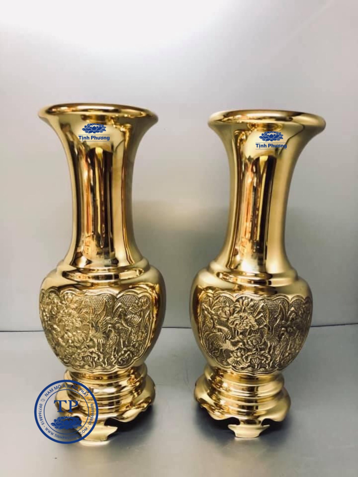 Đôi Lọ hoa đồng vàng nguyên chất cỡ to mẫu tùng cúc trúc mai Đk 15cm, cao 36cm KH12132