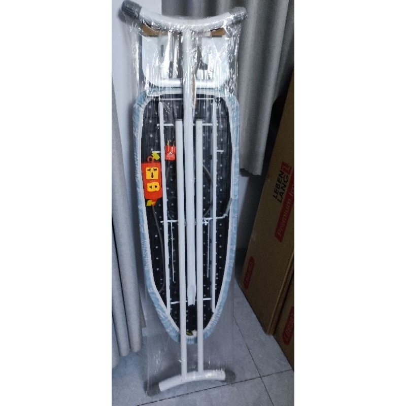 Bàn để ủi quần áo khung bằng thép F00141
