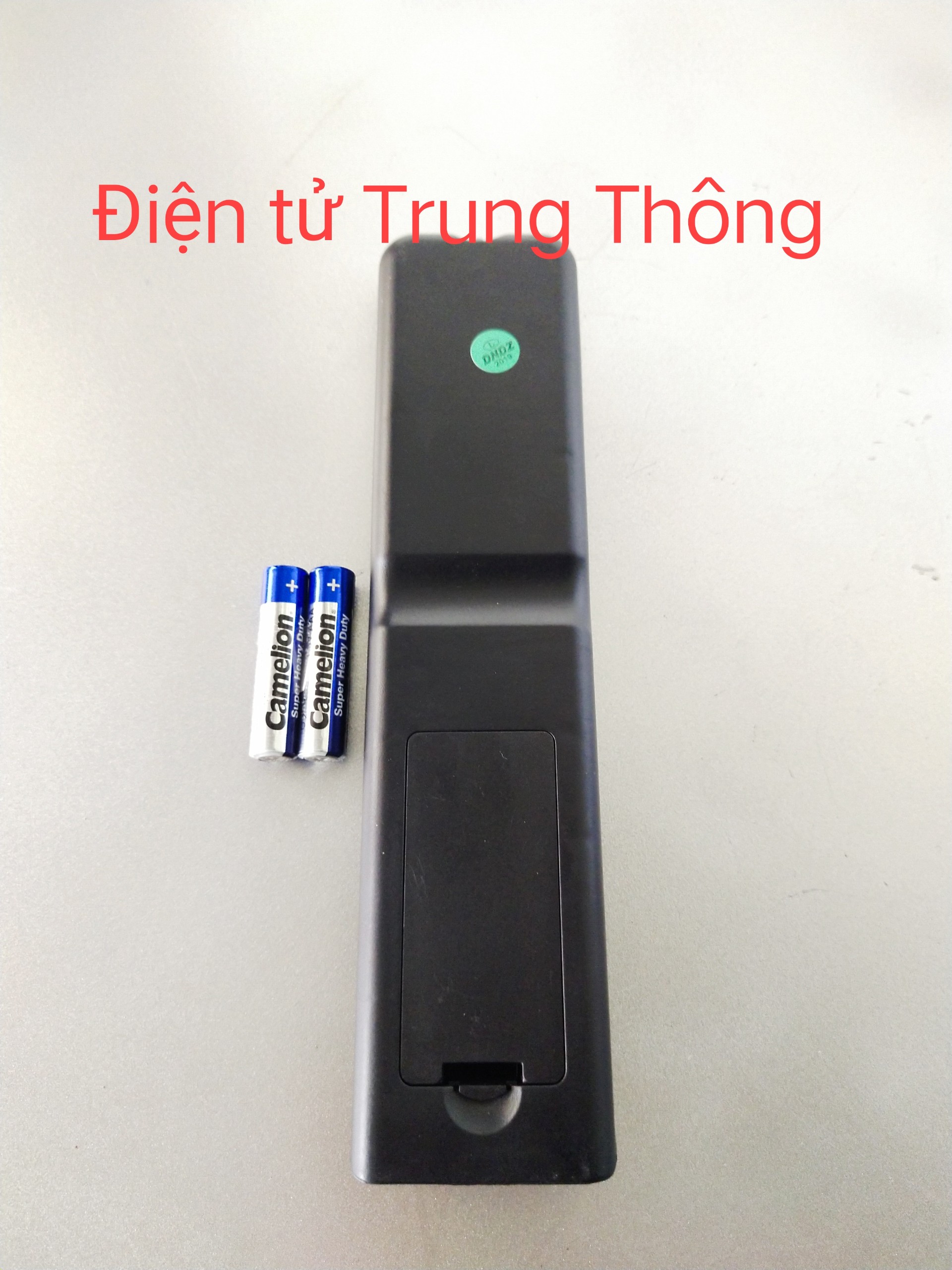 REMOTE DÙNG ĐIỀU KHIỂN ĐẦU THU K+ XLL21 (Kèm pin AAA)