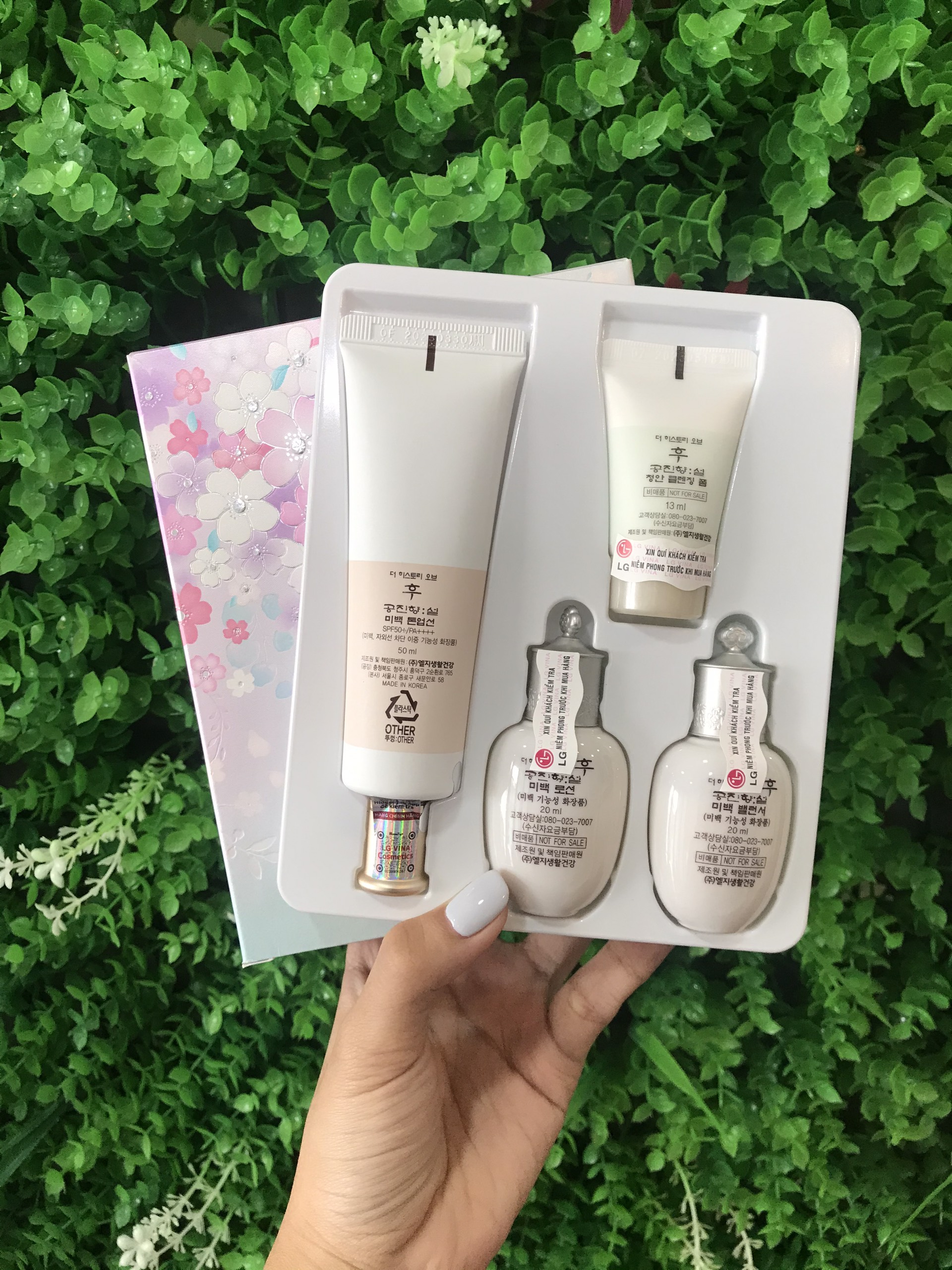 Kem chống nắng nâng tone da Whoo Seol Radiant Tone Up Sunscreen Set