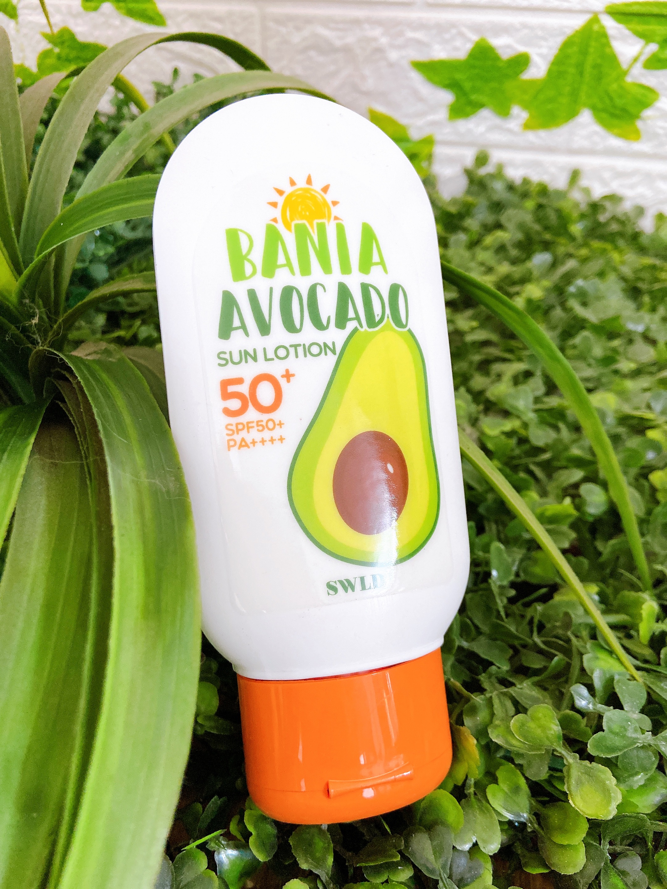 Lotion chống nắng 2in1 SWLD BANIA AVOCADO SUN LOTION CREAM 50 SPF+++ PA++++