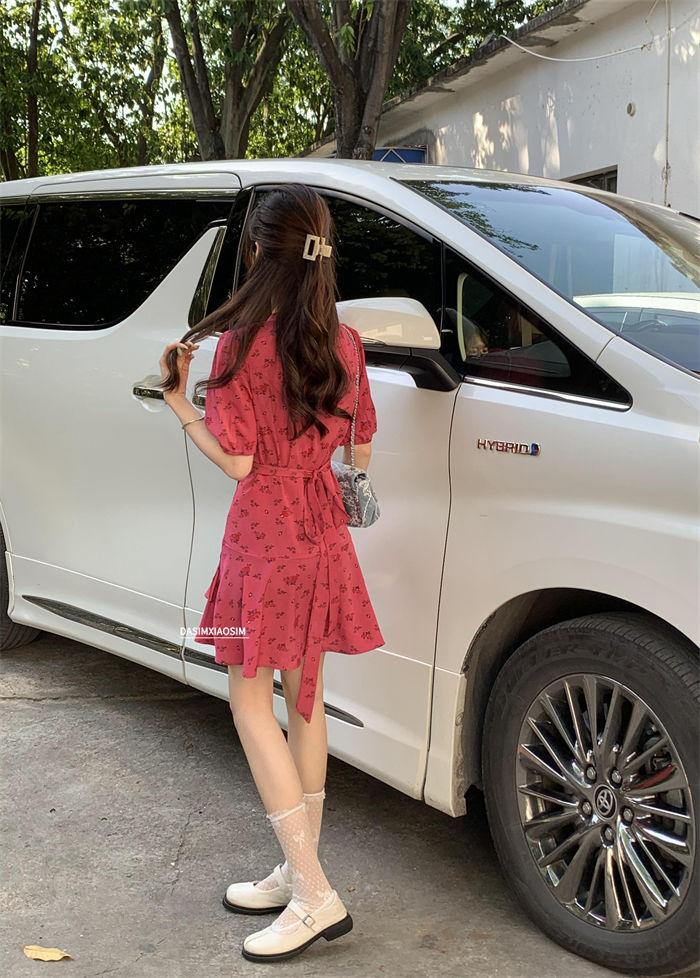 TOBE1SHOP v cổ mảnh hoa đầm cho phụ nữ nhỏ 2023 mùa hè Pháp trà nghỉ khí chất thắt lưng hiển thị gầy một chữ a váy