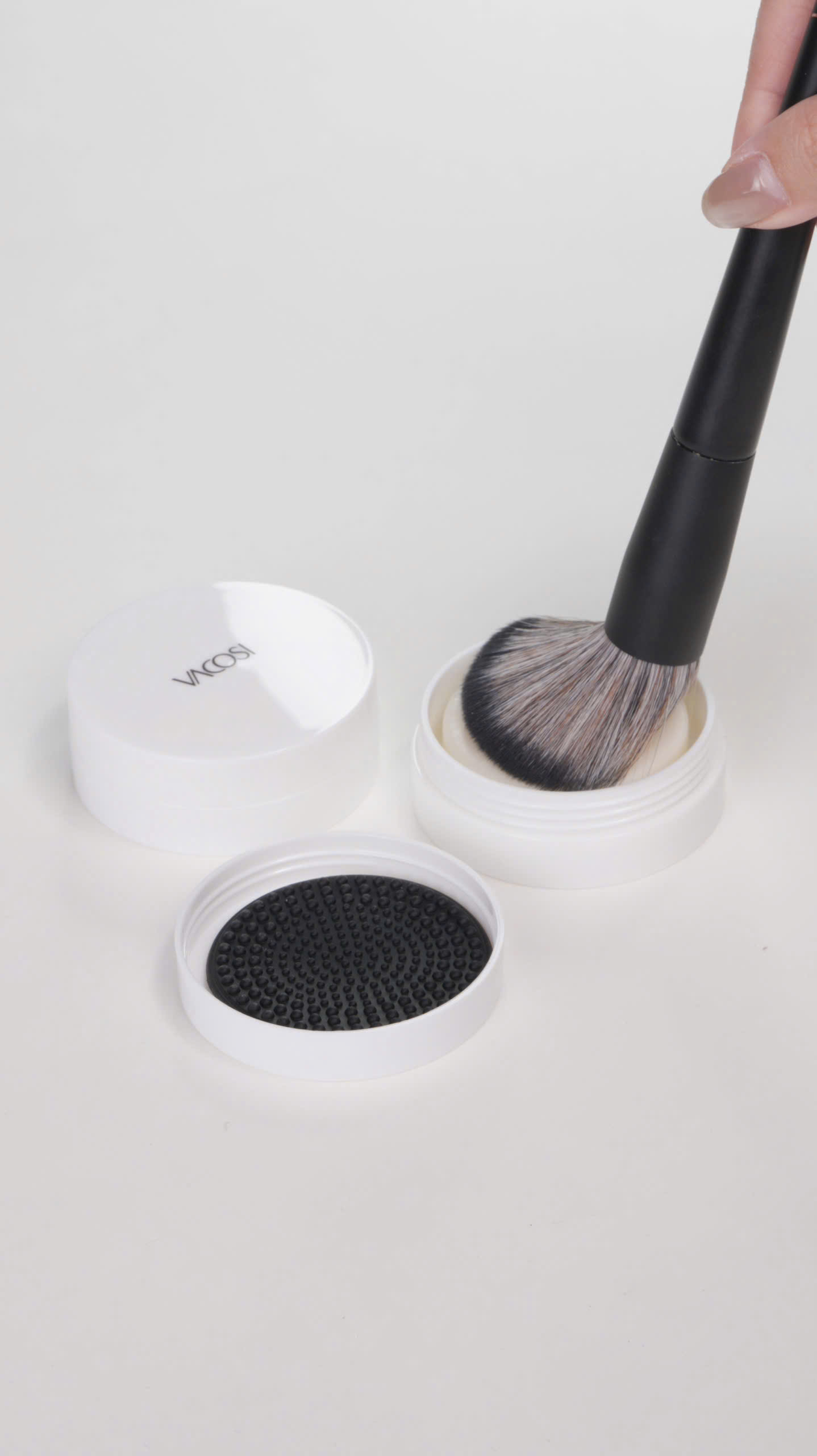 HỘP RỬA CỌ TRANG ĐIỂM KÈM XÀ BÔNG VACOSI - DC14 - VACOSI MAKEUP CLEANSER KIT
