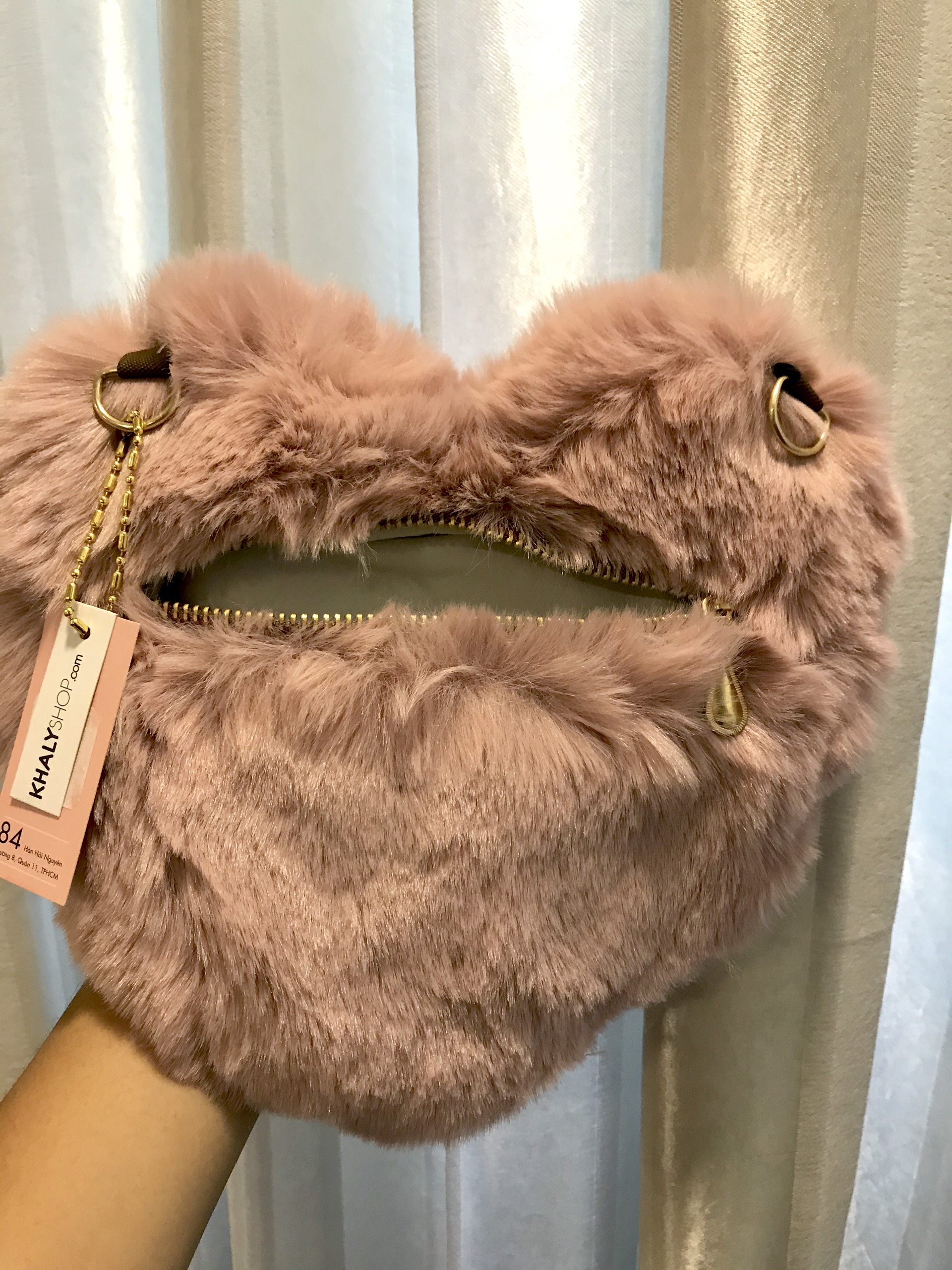 Túi đeo chéo lông hình trái tim màu hồng siêu mềm mại siêu cuteee - SP2016880