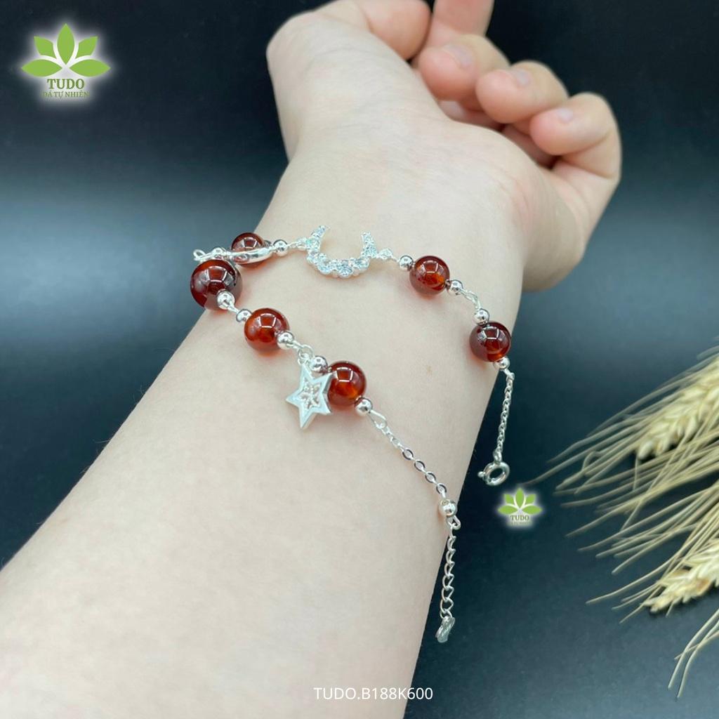 Vòng Tay Nữ Đẹp - Vòng Phong Thủy Mệnh Hỏa Thổ Kim TUDO B188K600 VCBGARN đỏ, Charm Bạc Trăng, Sao Có dây Freesize