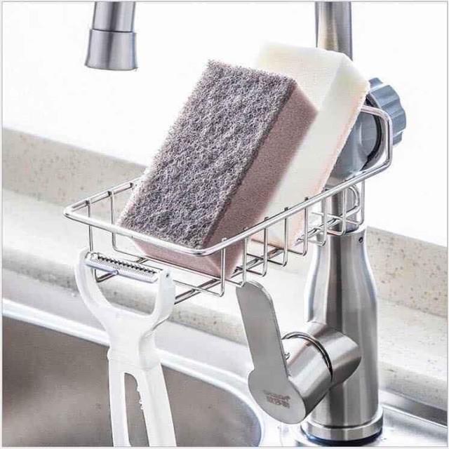 GIÁ INOX GẮN VÒI RỬA BÁT ĐỂ GIẺ RỬA CÓ HỘP GIẤY