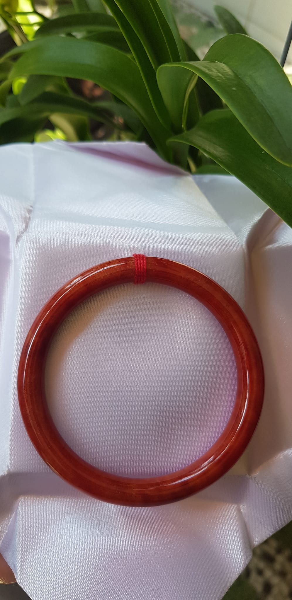 Vòng Tay Phong Thủy mới Đá Cẩm Thạch Đỏ Đẹp 60mm x cọng 8mm màu đỏ cam nhẹ đều đẹp nữ mệnh hỏa mệnh thổ 58kg - 70kg đeo hợp đẹp ạ