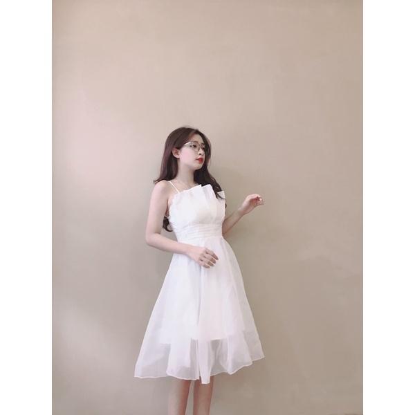 Váy trắng 2 dây xếp li ngực.