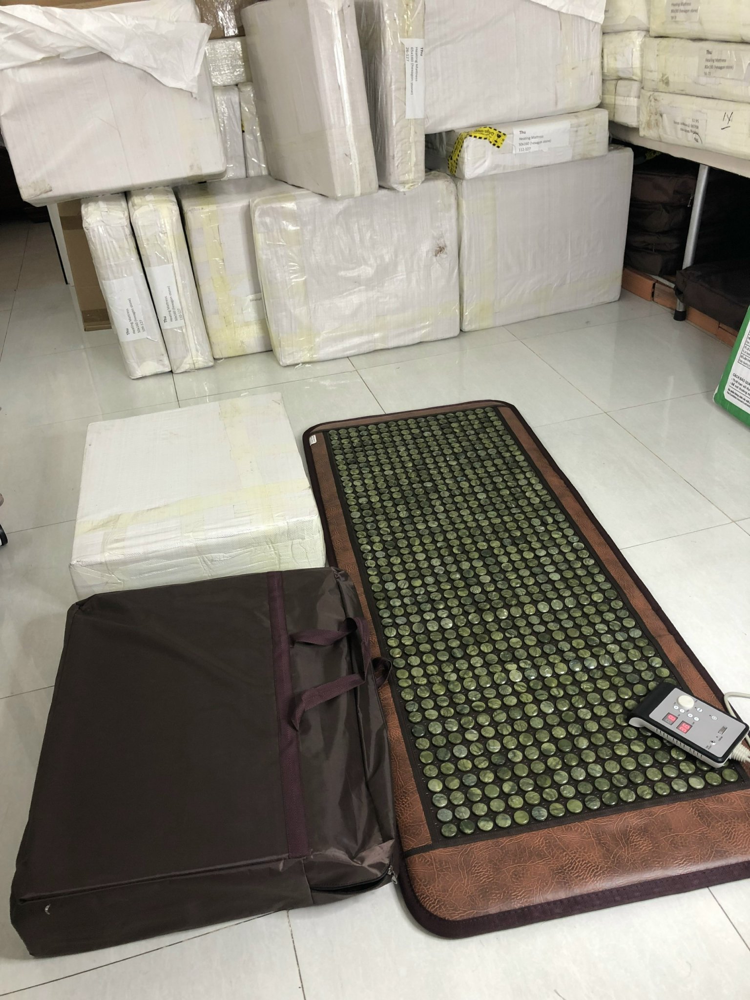 Thảm nhiệt nóng đá ngọc bích ion âm, hồng ngoại 65 x165 giảm đau nhức cơ thể , giảm đau cổ vai gáy