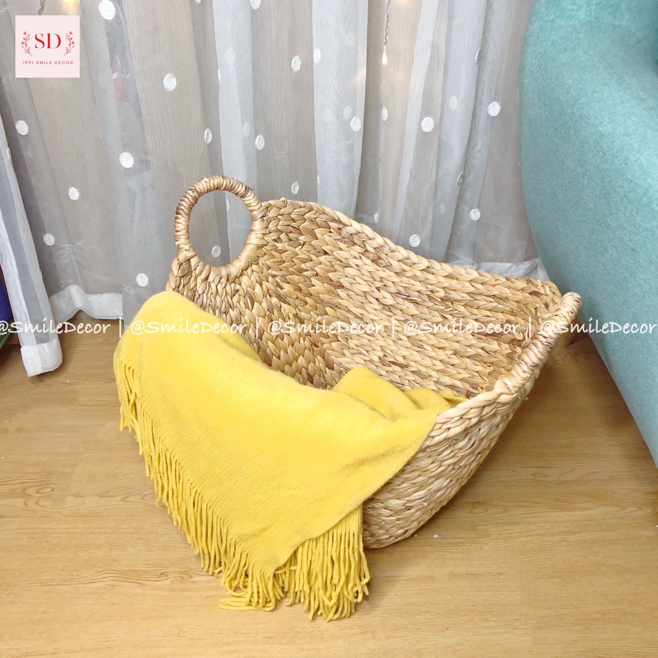 Sọt bèo tây (lục bình) đựng quần áo/ Hyacinth basket for clothing storage