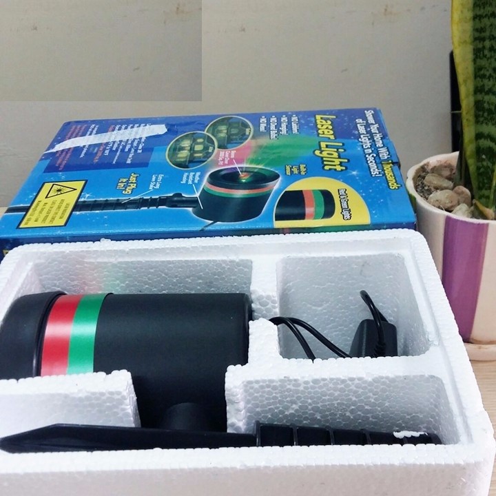 Đèn lazes trang trí chiếu sao ngoài trời cao cấp